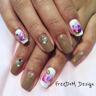 ネイル ＦreeDoＭ   Design所属・W KUMIのネイルデザイン