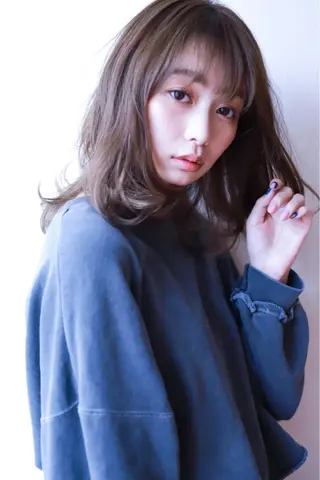 ミディアム カラー ネイル マツエク・マツパ アイブロウ Chic シックのヘアスタイル