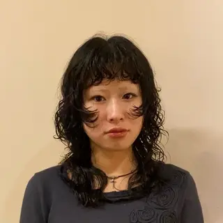 ミディアム パーマ hair salon 束sok所属・ナホ/ハイトーン/ ショートカットモデルのヘアスタイル