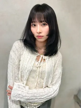 ミディアム カラー ヘアアレンジ fumika🎀 韓国ヘア×ベージュのヘアスタイル