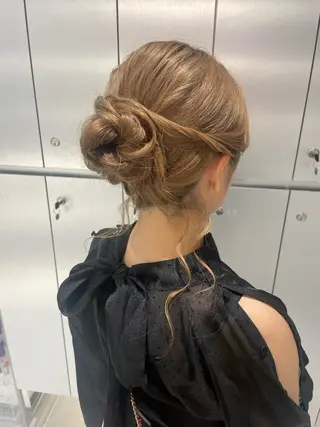 ヘアアレンジ ヘアセット🎀耳つぼ 👂💎MONAMIのヘアスタイル