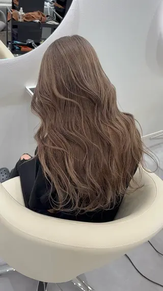 カラー Light所属・✨佐野ハイトーン/ 韓国ヘア💫上岡蓮のヘアスタイル