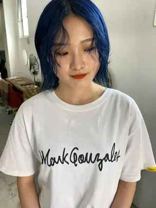 ミディアム カラー qiie/ワンカラー インナーカラーのヘアスタイル