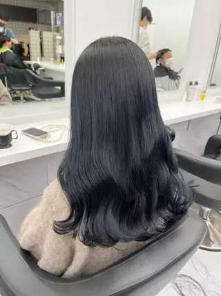 ロング 寒色＆ブリーチ特化 寒色MiOのヘアスタイル