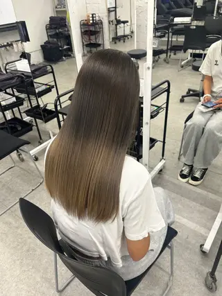 ロング カラー 海外風ブリーチなし 🫒Rion🫒🩶のヘアスタイル