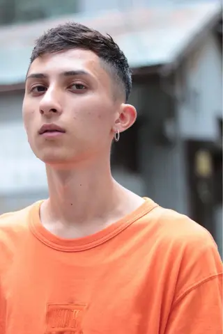 ショート カラー パーマ メンズ 平内 賢人のヘアスタイル