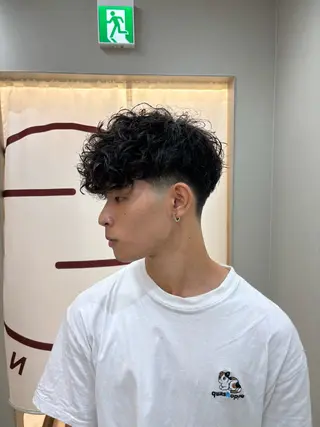 ショート パーマ メンズ 渡 汐音のヘアスタイル
