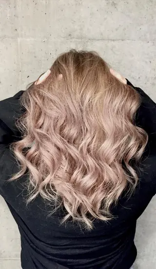 ロング カラー 大栗 佑也  髪質改善のヘアスタイル