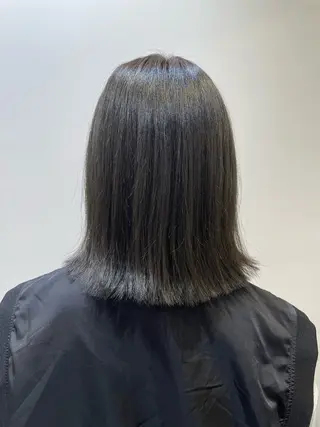 ミディアム カラー 成田 真菜のヘアスタイル