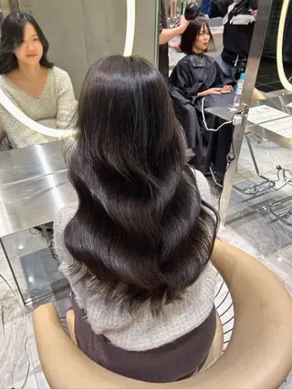 ロング カラー 🥇KEN /レイヤー/艶カラーのヘアスタイル