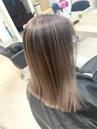 ミディアム Lia所属・皆木 智晴のヘアスタイル