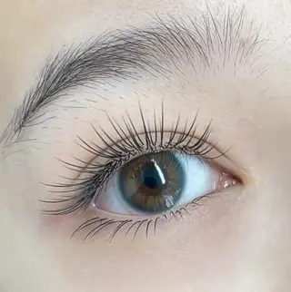 ミディアム MAX SALONのマツエク・マツパデザイン
