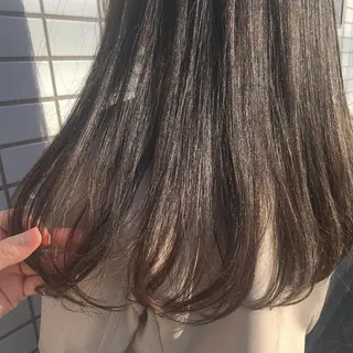 セミロング カラー 吉川 愛美李のヘアスタイル