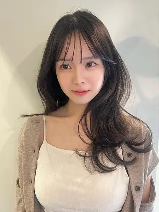 セミロング レイヤー透明感カラー AIKAのヘアスタイル