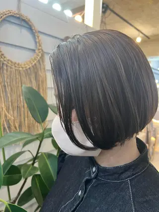 カラー YUI ハイトーンカラーのヘアスタイル