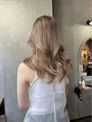 ミディアム カラー シモカワ メイのヘアスタイル