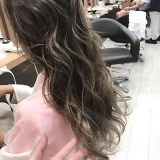 カラー 濱川 佳奈のヘアスタイル
