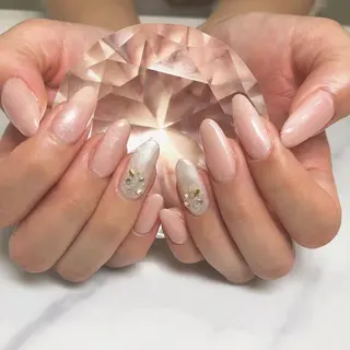 ネイル 椿森 美瑠紅の眉毛・アイブロウイメージ