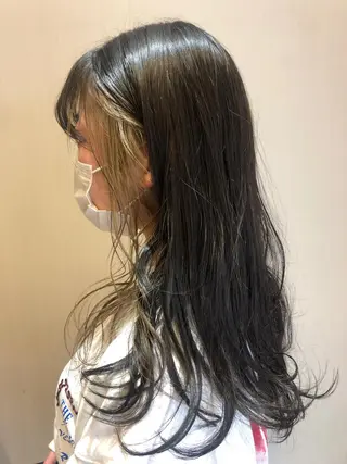 ロング カラー 新井 友菜のヘアスタイル