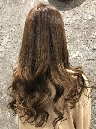 ロング 川野 賢のヘアスタイル
