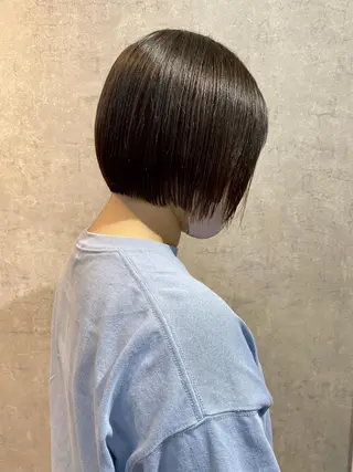 ショート 切りっぱなしボブ/ デザインカラー店長のヘアスタイル