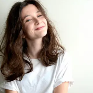 セミロング カラー salowin渋谷kitaya park前所属・RIKA韓国ヘア/く びれヘア/上品カラーのヘアスタイル