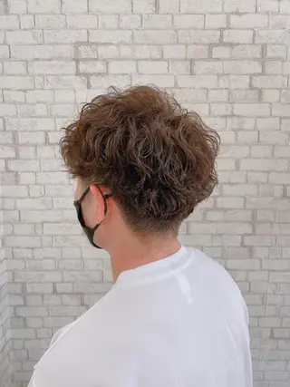 ショート パーマ ヘアアレンジ メンズ ブリーチなし艶カラー 東家のヘアスタイル