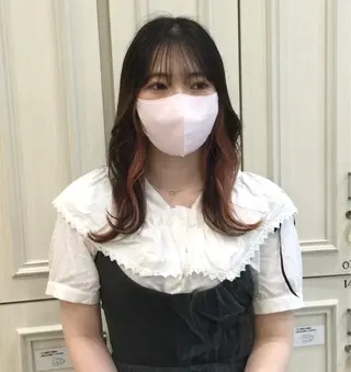 ミディアム 大阪ウルフカット 🐺デザインカラーのヘアスタイル