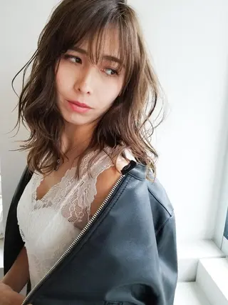 パーマ カラー セミロング ケアブリーチ、 髪質改善 福士直矢のヘアスタイル