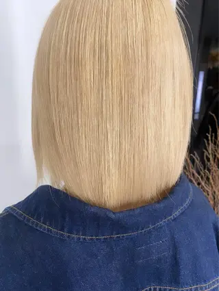 ショート カラー 𝒀𝒖𝒓𝒊 ハイトーン/艶髪✨のヘアスタイル