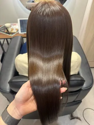 ロング NAVY 橋本心 縮毛矯正のヘアスタイル