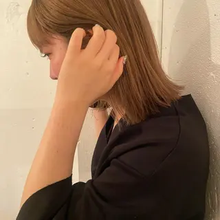 ミディアム OKA AKIHOのヘアスタイル