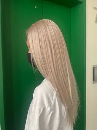 ロング カラー 透明感カラー/ ブリーチ💛miuのヘアスタイル