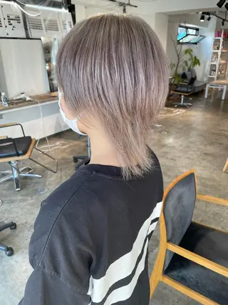 ショート カラー ハイトーン/レイヤー /ケアブリーチ石川治のヘアスタイル