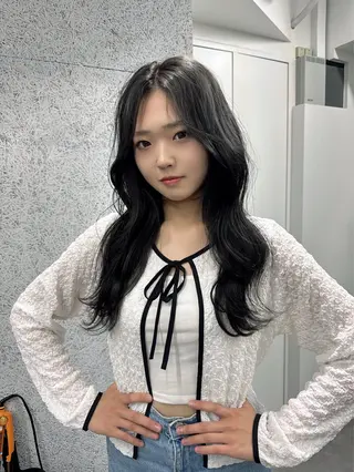 ロング カラー laff 新宿所属・ボブ/ケアパーマ/ レイヤー/縮毛矯正のヘアスタイル