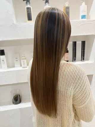 ロング 顔周りのデザイン特化 井手麻梨栄のヘアスタイル