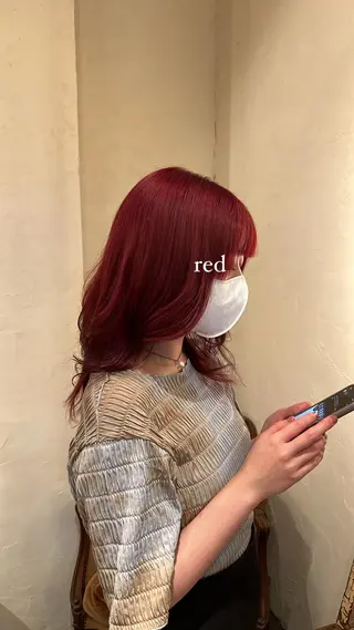 カラー 藤井 美歩/赤髪のヘアスタイル