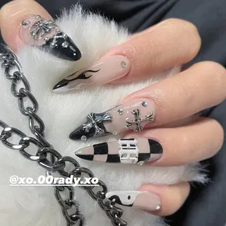 ロング ネイル ⛓Miyu ⛓のネイルデザイン