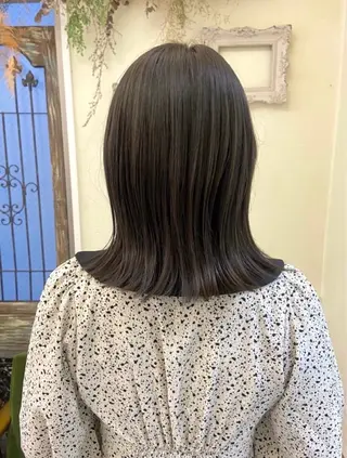 カラー 鈴木 愛梨のヘアスタイル