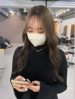 ロング カラー ミルクティーベージュ ❤︎レイヤー　MIAのヘアスタイル