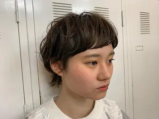 ショート クロスパーマ× 透明感カラー✂︎のヘアスタイル