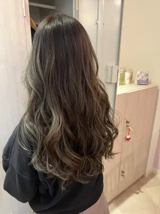 セミロング パーマ カラー ヘアアレンジ N° +aero 横浜のヘアスタイル