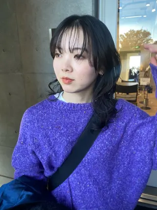 セミロング カラー パーマ 室谷 侑奈のヘアスタイル