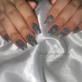 セミロング L'tia nailのネイルデザイン