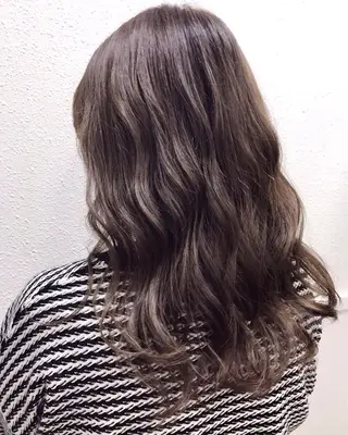 セミロング ロング カラー にった みずきのヘアスタイル