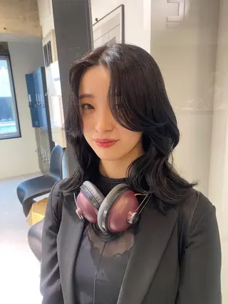 セミロング カラー 名古屋栄♡PELE 上品な透明感ベージュのヘアスタイル