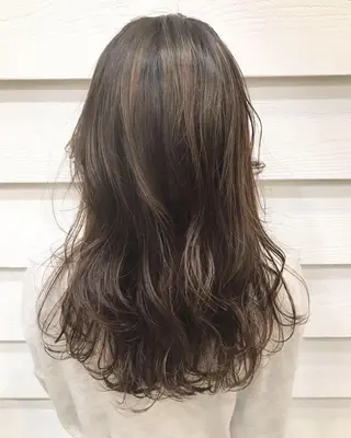 セミロング カラー sand&rose所属・逗子、パーマスタイル ナオイカイラのヘアスタイル