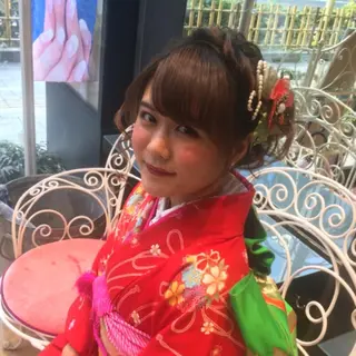 セミロング ヘアアレンジ 知念 香トータル ビューティー🌷のヘアスタイル