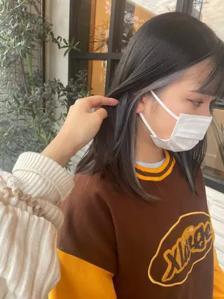 ミディアム カラー 小坂 真子のヘアスタイル