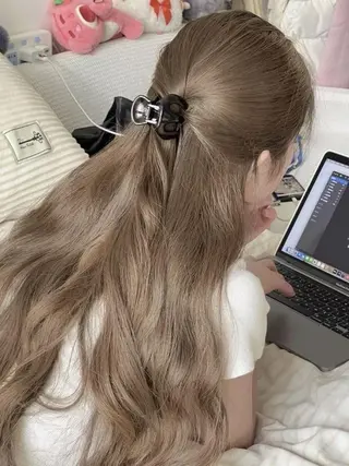 カラー 🤍韓国🤍大人っぽ ベージュ🤍ブラウンのヘアスタイル